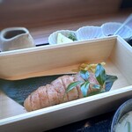 旬の鮮魚ともつ鍋 博多やまや - 168時間じっくり漬け込んで熟成し、一度も冷凍していない「できたて明太子」は、贅沢に1本頂けます。