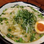 俺の中華たなか家 - 「辛味噌ワンタン麺」をアップでパチリ♯