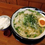 俺の中華たなか家 - 「辛味噌ワンタン麺」と「半ライス」着丼＼(^o^)／