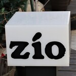 Zio - お店のロゴマーク