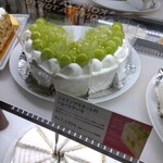 TSUBAKIYA Jiyugaoka - シャインマスカットのショートケーキ。