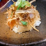 Takadaya - 小丼は、ほんと小丼(笑)！ご飯お茶碗半分サイズぐらいかな〜？