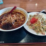 向陽飯店 - マーラー刀削麺+台湾風炒飯