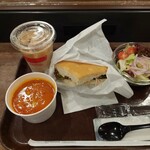 カフェ クロワッサン - サンドイッチセット…。