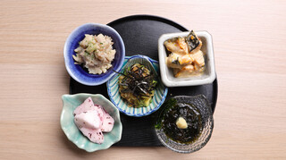 Sensai Bishu Shinjuku Zuratan - 小鉢の5種盛
