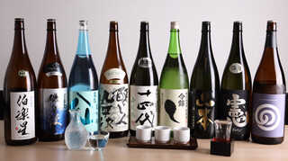 Sensai Bishu Shinjuku Zuratan - 日本酒の集合