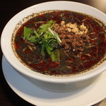 黒胡麻担々麺　痺れる　８５０円　１　【　２０１３年１０月　】