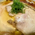 ラーメン屋 トイ・ボックス - 鏑木SPFポークバラとガリシア栗豚