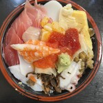 Sushi Tomi - ちらし寿司（真上から）