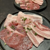 和牛とワイン 焼肉きゅうこん - 