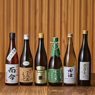 お食事に合わせた豊富な日本酒、ワインもご用意
