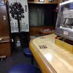 とん八 - 店内(2023年10月18日撮影)