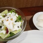 キッチン ブルー グローブ - サラダ、お新香のアップ