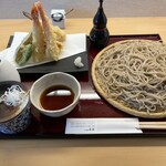 美並 - 料理写真:天せいろ　最後に蕎麦湯が提供される。つゆは濃いめだがあまり出汁感の少ないタイプ。