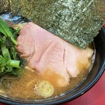 ラーメン 杉田家 - チャーシューはモモのスモーク。