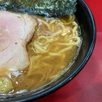 ラーメン 杉田家 - 今日はかなりあっさりなスープでした。