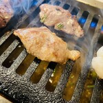 Oosaka Yakiniku Horumon Futago - あご肉の部分。