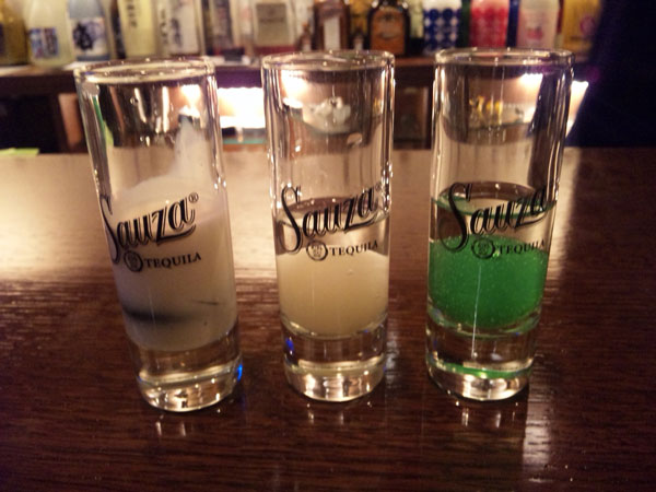 甘いテキーラのワンダーボールと店員さんの人柄がいいです By アクア 南国 東新宿 バー 食べログ