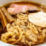 麺．SUZUKi - 醤油ラーメン　980円