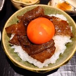 日本料理 柳燕 - 牛肉の時雨煮と黄身で