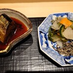 日本料理 柳燕 - 秋刀魚の梅煮、お新香と塩昆布