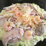 みどり屋 - ある程度火が通ってトッピング。