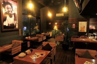 ハリーズ ロッドカフェ - 店内