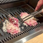 Yakiniku To Wine Torayoshi - TORAYOSHI名物ネギたっぷり塩たん