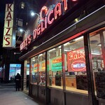 KATZ'S DELICATESSEN - 