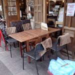 GROTTA PICCOLA  - 外席もあります。