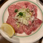 焼肉 鶯谷園 - カルビ　990円