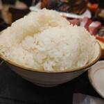 魚がし食堂　中央市場店 - ごはん大盛は山盛りだよ（笑）