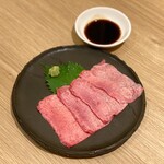 焼肉とWINE TORAYOSHI - たん刺し