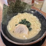 Yokohama Iekei Ramen Tsuru Noya - 醤油ラーメン