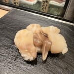 Sushi Uogashi Nihonichi - 貝3貫　@690