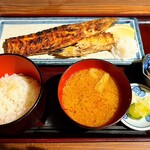 炭火焼専門食処 白銀屋 - サーモンのハラス干し定食