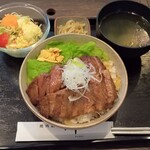 焼肉酒場 叶 - 特選和牛欲張り丼　大盛り　セットで1700円