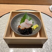 渋谷 鮨 スブリム TOKYO - お刺身の器にもこだわりを感じる