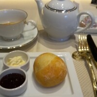 俺のフレンチ グランメゾン 大手町 - スコーンのかわり