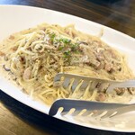 ピッツエリアバール　CACTUS　D'ORO - ・キノコとベーコンのラグーのクリームソース　生パスタ（乾麺に変更）