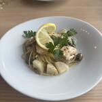 Sanga - 三崎メカジキとオリーブケッパー、ドライトマトのアーリオオーリオ ピリ辛です