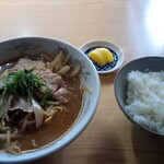 お食事処 たかぎ - 味噌チャーシューや500円とライス150円