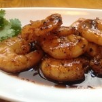 Stir-fried shrimp with black pepper sauce