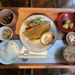 さかふね - 和歌山加太産超大ぶり昆布〆　鯵フライ自家製タルタル定食