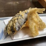 美代寿司 - 上寿司セット2,420円の天ぷら。この時は、キス、サツマイモ、ナス。