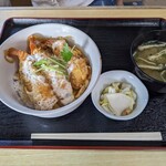 一本木屋 - 料理写真:えび玉丼（半盛）　750円
