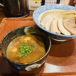 麺や而今 - 魚介鶏豚骨つけ麺(鶏むね&味玉トッピング)