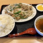 浜っ子 麺八 - ホルモン炒め定食980円