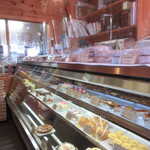 アラペイザンヌ - 店内ショーケース