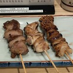 もつ焼き はる - 豚トロ・ナンコツ・テッポー（いずれも190円）
